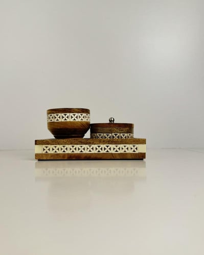 مبخرة طقم مستطيل بزخارف بيضاء