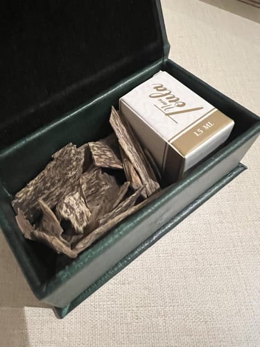 حقيبة جلدية فاخرة بعود طبيعي ونانو تولة