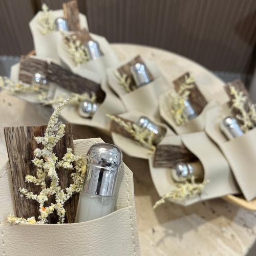 توزيعات مسك فاخر ورقائق