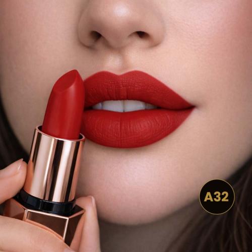 Red lipstick A20