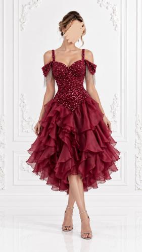 فستان شاخصه أعراس و حفلات