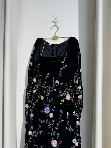 رمز 8404 فستان امهات مطرز