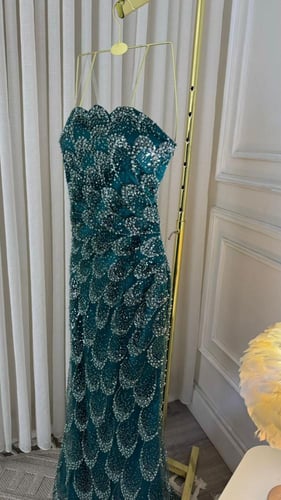 7060 فستان سهرة