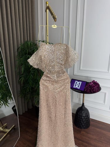 6852 فستان سهره