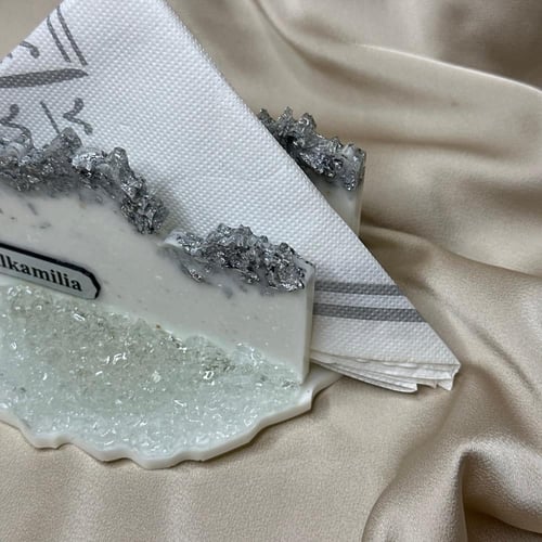 حامل المناديل من الريزن