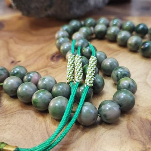 فاتوران عشبي فاتح