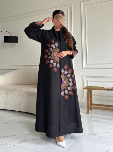 عباية كريب سوداء تطريز مع شك يدوي