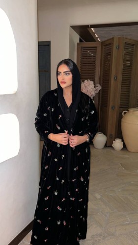 عباية مخمل تطريز كمبيوتر قصة عادي