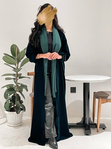 عباية مخمل زيتي قصة عادي