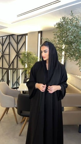 عباية كتان منمت أسود دبل كلوش بأطراف مهدبة