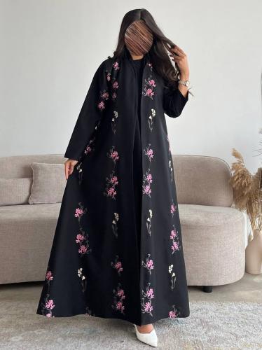 عباية كريب واقف بتطريز ورد كمبيوتر
