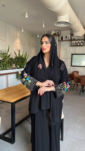 عباية كريب مينمت تطريز يدوي قصة عادي