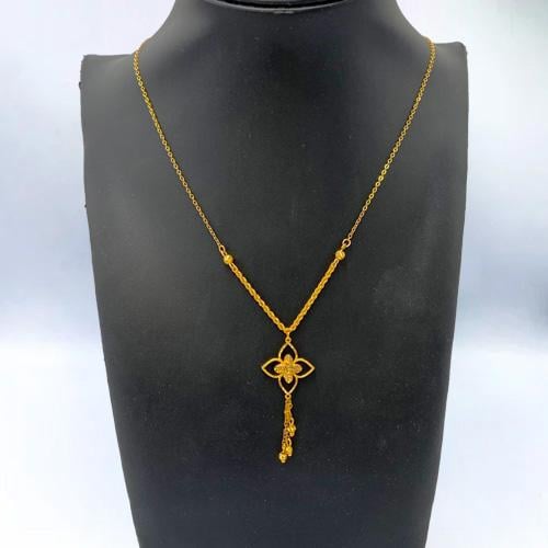 عقد ذهب عيار 21 الوزن 3.7 جم