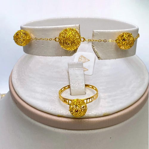 طقم ذهب عيار 21 الوزن 9.24 جرام