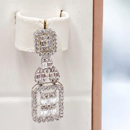 نص طقم ذهب عيار 18 الوزن 9.2 جرام