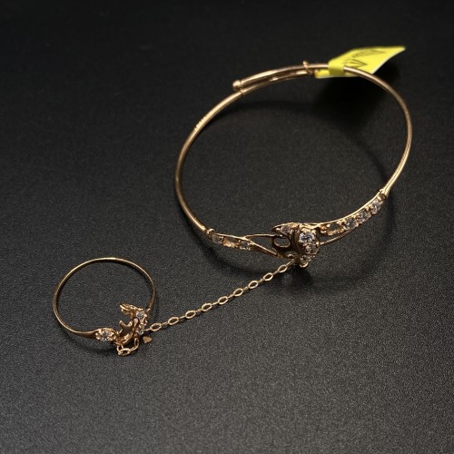 إسوارة وخاتم أطفال ذهب عيار 21 الوزن 2.3= جرام