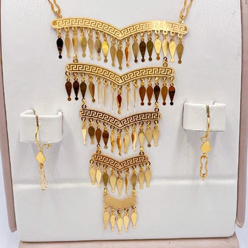 طقم ذهب عيار 21 الوزن 5.3 جرام