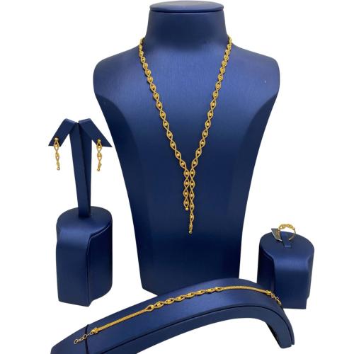 طقم ذهب عيار 21 الوزن 18.77 جرام