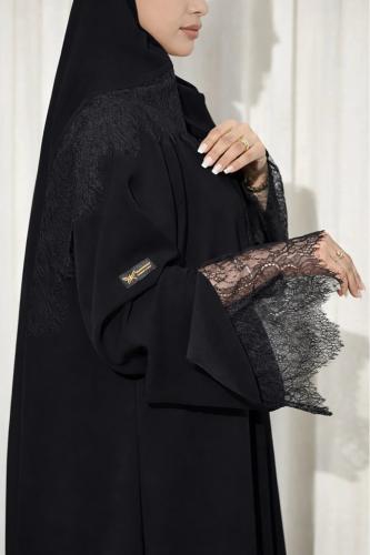 ABAYA ANORA عباية بالون بقماش الكريب مزينة بدانتيل علي الاكمام وطرحة