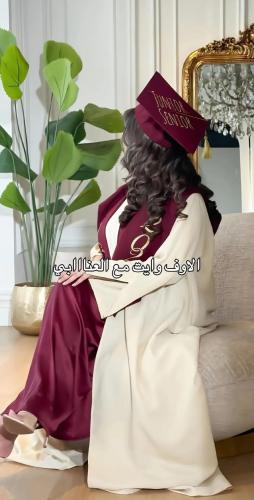 عبايات تخرج بتصميم مميز