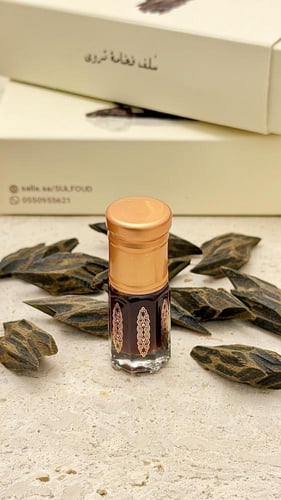 ربع تولة من دهن عود لاوسي قديم جدا