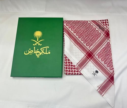 شماغ ملكي خاص لون فاتح 2025