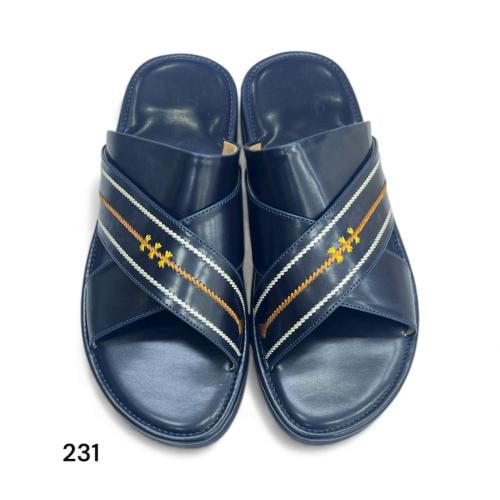 حذاء شرقي مطرز