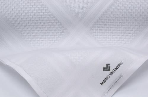 شماغ ماريو فالنتينو أبيض اصدار 2026 MARIO VALENTIN...
