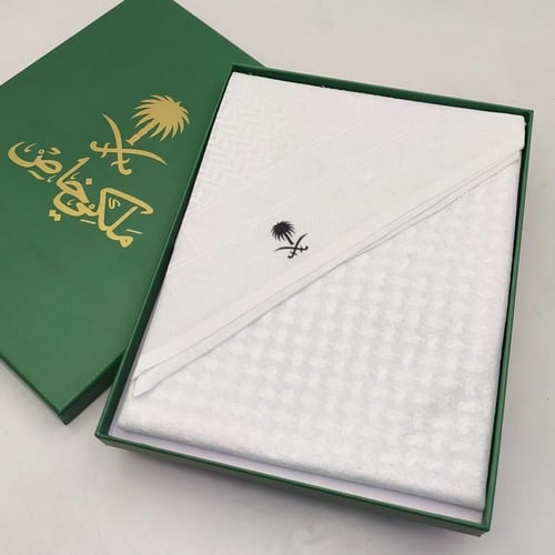 شماغ ملكي خاص ابيض 2025