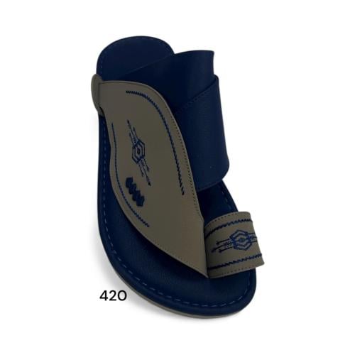 حذاء شرقي مطرز