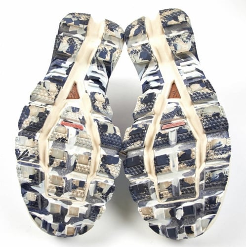 Loewe x on Cloudventure running “Gradient blue