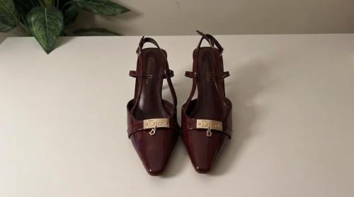 كعب ديور نسائي أنيق تصميم Slingback ماستر كوالتي