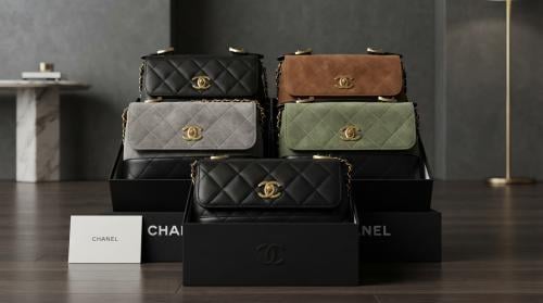 حقيبة كتف نسائية أنيقة بتصميم مبطن وشعار CC من Chanel ماستر كوالتي