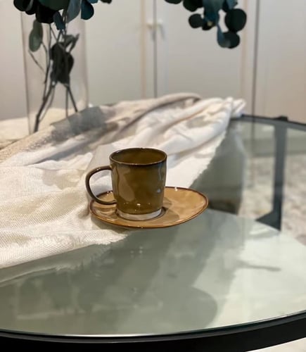 كوب بورسلين 250 مل باللون البني المميز