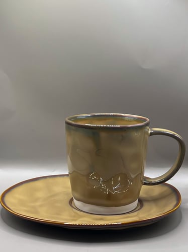 كوب بورسلين 250 مل باللون البني المميز