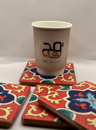 كوستر سراميك باللون الأحمر