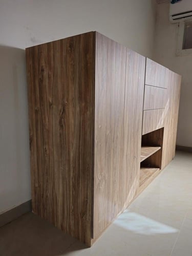 دولاب تخزين مودرن بتصميم مخصص – 200 سم
