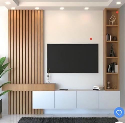 طقم الشاشة الجداري