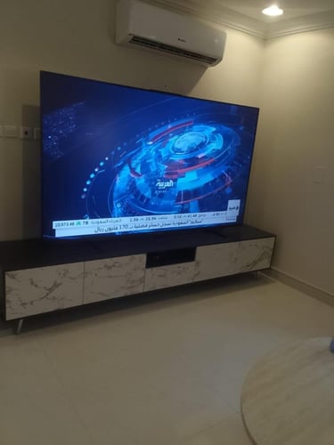 طاولة تلفزيون بتصميم فاخر وعصري – مقاس 280 سم