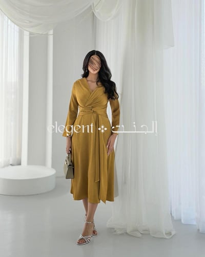 فستان بتصميم لف ملفوف وحزام ناعم
