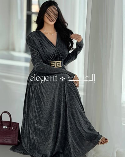 فستان سهرة بقصة V مع حزام أنيق v