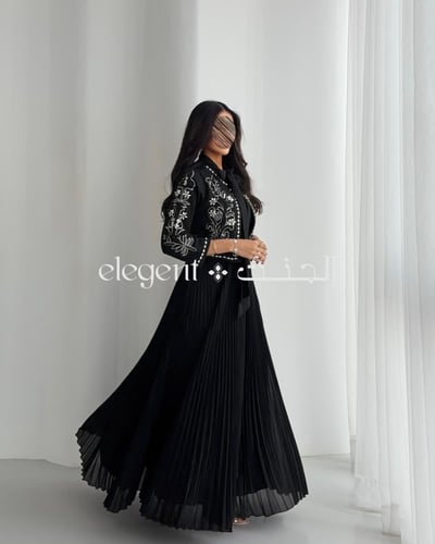 فستان شيفون أسود مع جاكيت مطرز شك كامل
