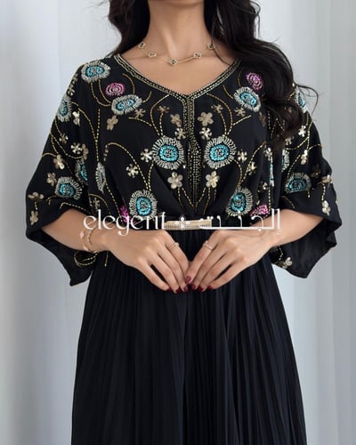 فستان سهرة فخم بتطريز أنيق