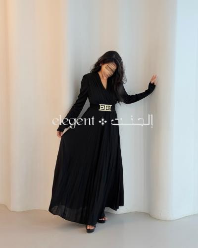 فستان أسود بكسرات كاملة وقصة V مع حزام خصر أنيق -...