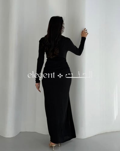 فستان أسود استرتش طويل بتصميم أنثوي أنيق - فستان ا...