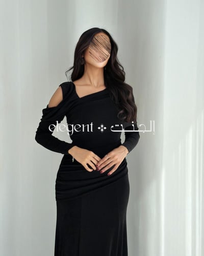 فستان سهرة ناعم أسود استرتش بكتف ساقط ولمسة درابيه...