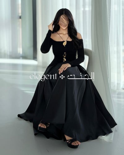 فستان لمعة الذهب الأسود