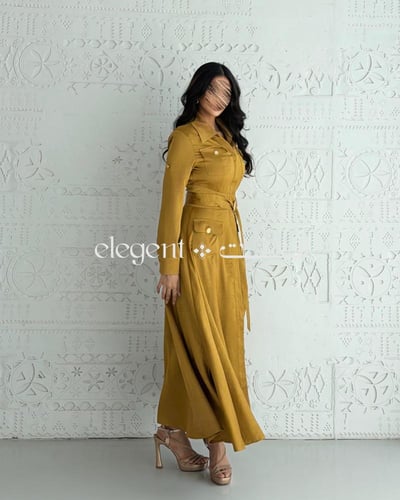 فستان حرير فاخر بلون بني كراميل بحزام خصر