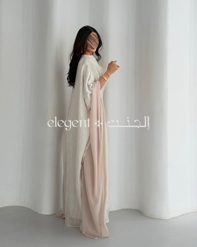 جلابية لمسة ملكية مع شيفون جانبي - جلابية ملكية أن...