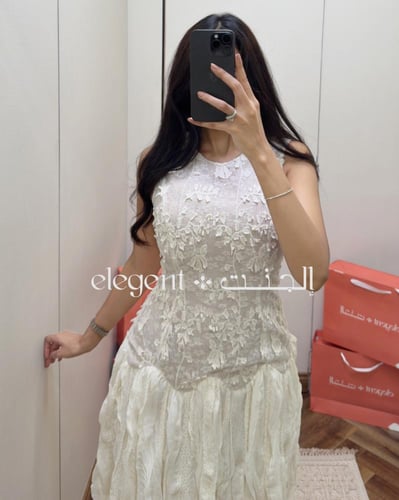 فستان سهرة ناعم سكري دانتيل بتطريز أنثوي